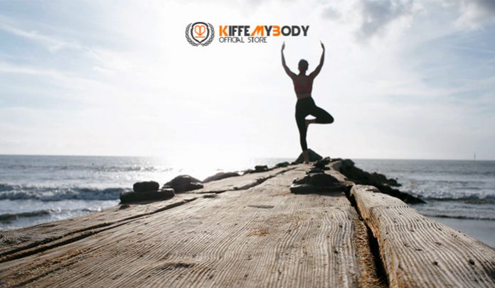 Yoga en la playa. Kiffemybody